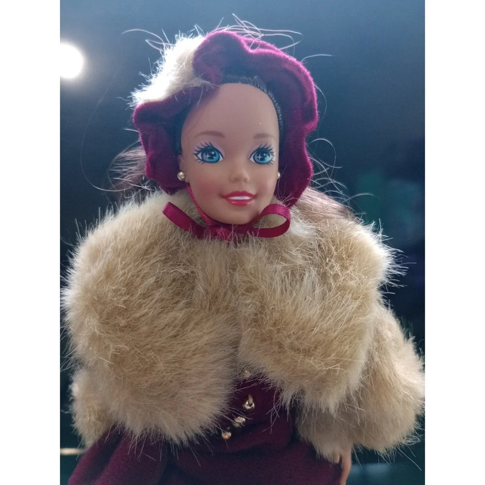 1994‎ Barbie Victorian Elegance Doll Mattel Burgundy Velvet Dress Ice Skates Fur